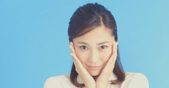 アラサー女子の恥ずかしいと感じている顔